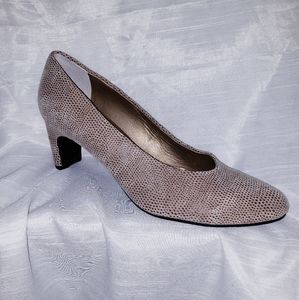 NEW Vaneli Comfort Heel Pumps 9.5M